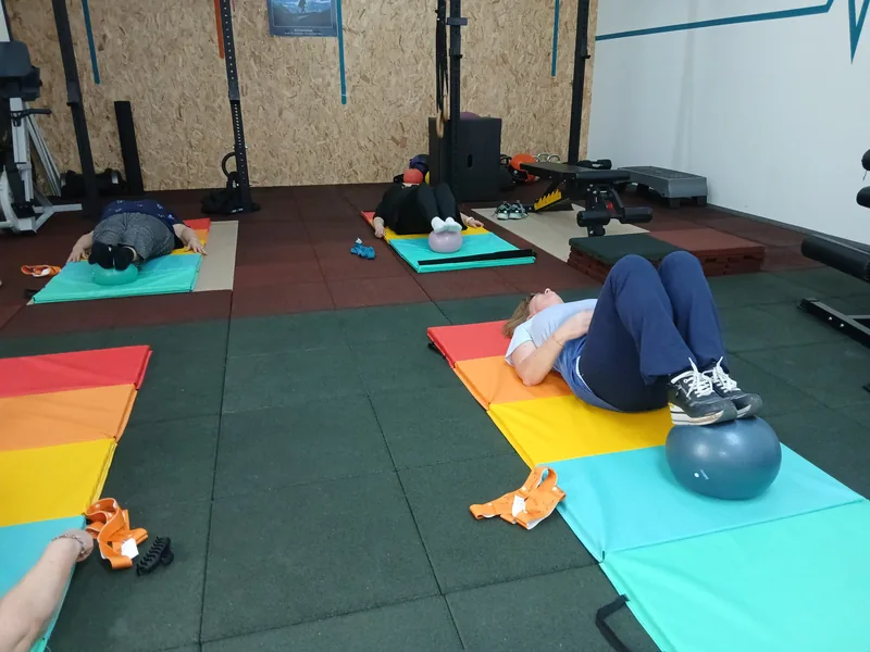 Exercice de mobilité articulaire et renforcement doux chez Gymouv'